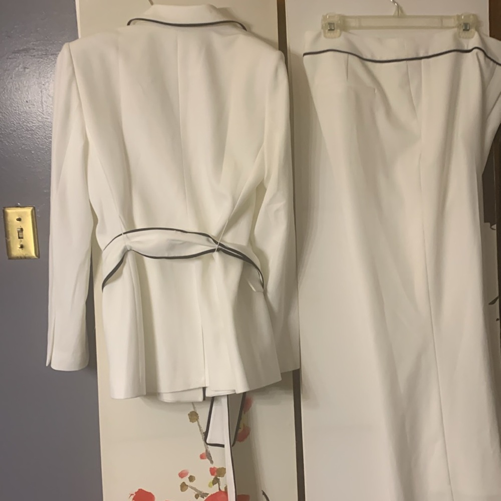 DKNY white pantsuit size 14 - Picture 4 of 5